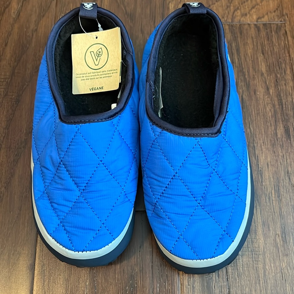 Kamik vegan puffy shoe